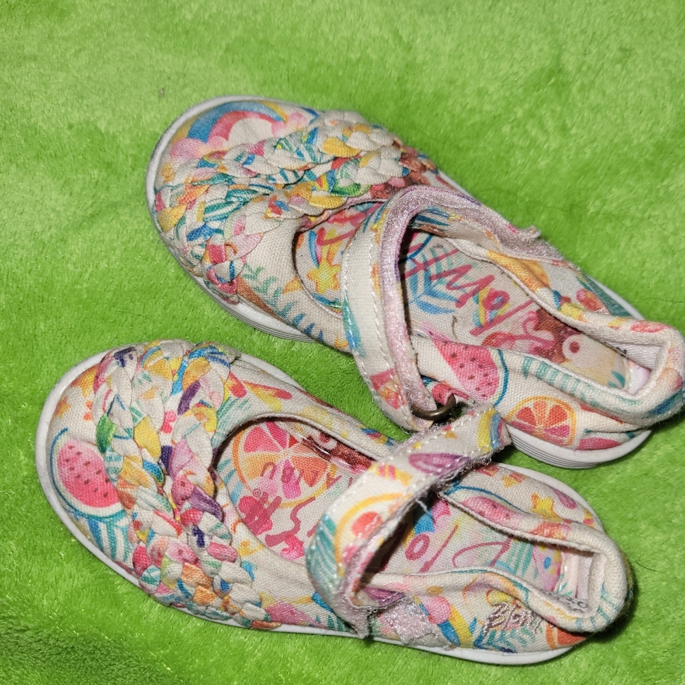 3 pairs of toddler shoes